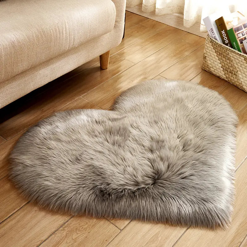 Plush Grey Heart Shaped Area Rug - 50cm*60cm Faux-Fur Carpet-1